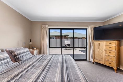 Photo of property in 11 Lewis Way, Poraiti, Napier, 4112