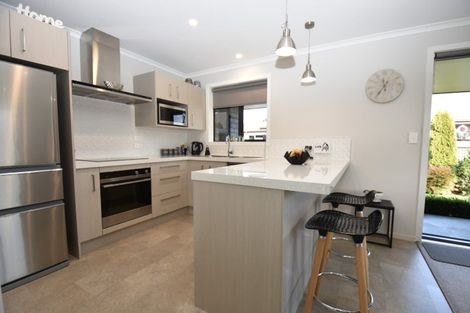 Photo of property in 2 Hereford Drive, Carterton, 5713