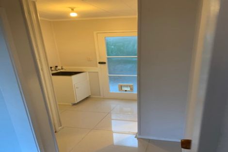 Photo of property in 8 Keeling Road, Henderson, Auckland, 0612