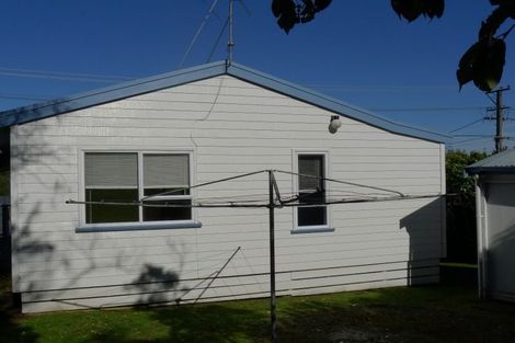 Photo of property in 2 Winara Avenue, Waikanae, 5036