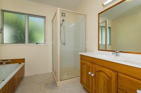 Photo of property in 22 Nor'east Drive, Northcross, Auckland, 0632