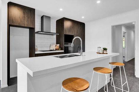 Photo of property in 10a Winstone Place, Highlands Park, New Plymouth, 4312