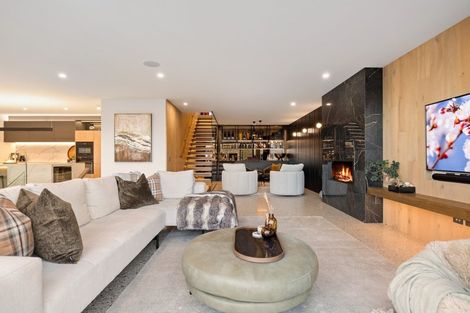 Photo of property in 10 Limerick Lane, Queenstown, 9300