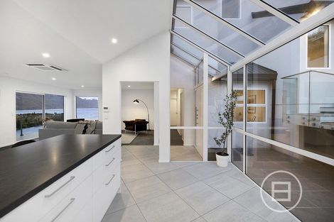 Photo of property in 16 Peregrine Place, Queenstown, 9300
