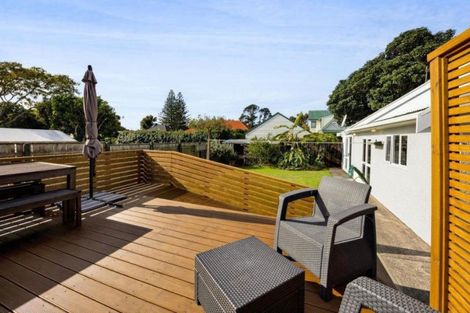Photo of property in 16 Plympton Street, Brooklands, New Plymouth, 4310