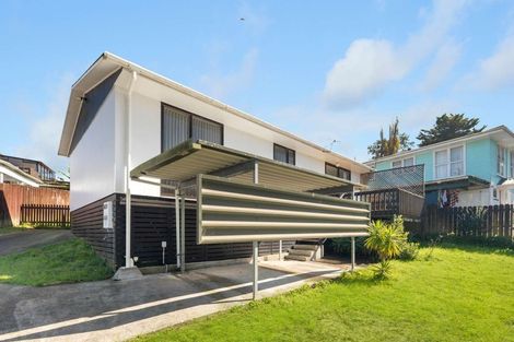 Photo of property in 16 Sarajevo Place, Massey, Auckland, 0614