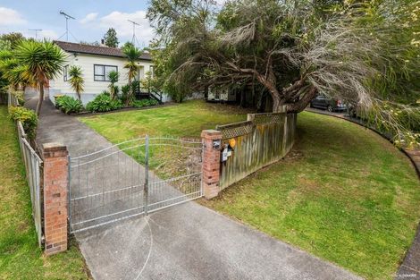 Photo of property in 12 Kearney Place, Massey, Auckland, 0614