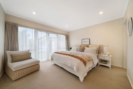 Photo of property in 6 Graven Court, Henderson, Auckland, 0612