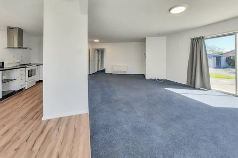 Photo of property in 10 Woodlands Place, Aranui, Christchurch, 8061