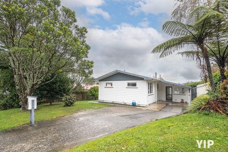 Photo of property in 96 Stewart Drive, Newlands, Wellington, 6037