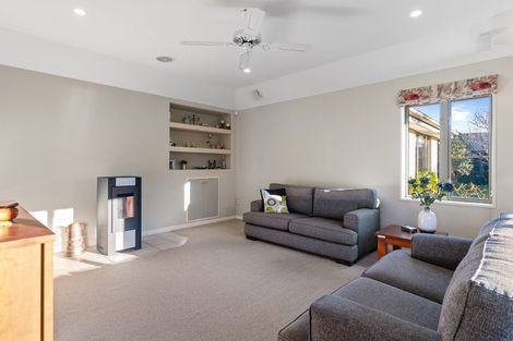 Photo of property in 4 Dinglebay Place, Casebrook, Christchurch, 8051