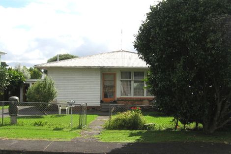 Photo of property in 24 Enderby Drive, Te Atatu Peninsula, Auckland, 0610