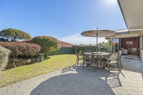 Photo of property in 6 Ash Place, Whalers Gate, New Plymouth, 4310