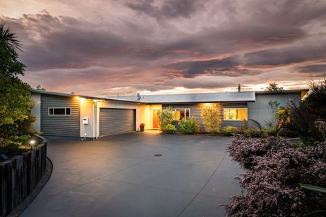 Photo of property in 28 Esk View Road, Eskdale, Napier, 4182