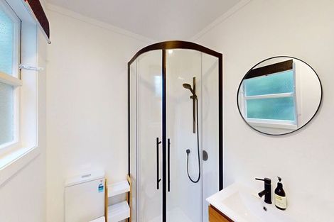 Photo of property in 24f2 Crieff Street, Northland, Wellington, 6012