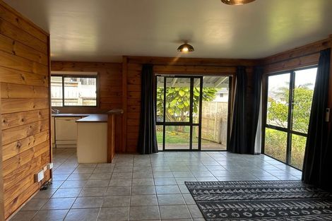 Photo of property in 14 Yeoman Place, Howick, Auckland, 2014