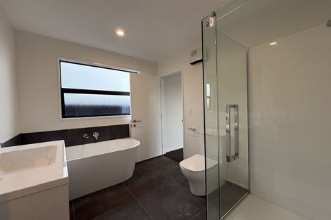 Photo of property in 2 Paradise Way, Halswell, 8025