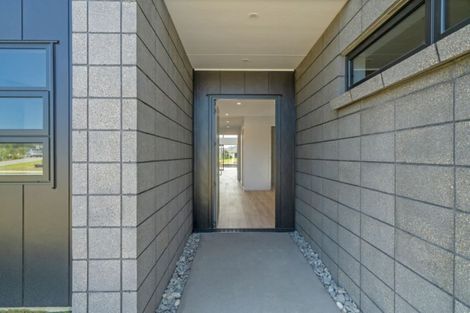 Photo of property in 14 Lady Jocelyn Place, Whitianga, 3510