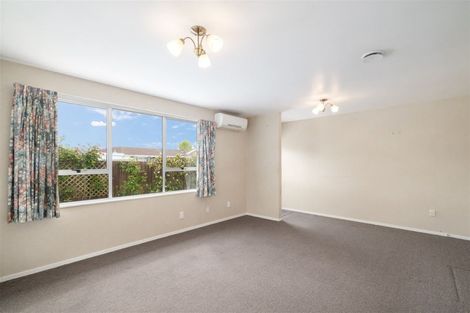Photo of property in 35 Oldwood Street, Bishopdale, Christchurch, 8053
