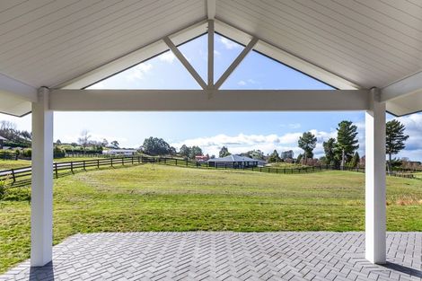 Photo of property in 11 Lochinvar Lane, Acacia Bay, Taupo, 3385