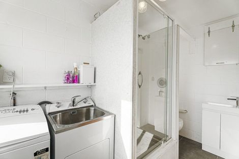 Photo of property in 2 Melandra Road, Stanmore Bay, Whangaparaoa, 0932