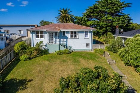 Photo of property in 7 Taupiri Crescent, Titahi Bay, Porirua, 5022