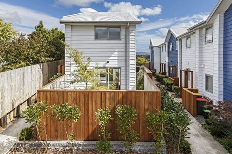 Photo of property in 9/22 Denver Avenue, Sunnyvale, Auckland, 0612
