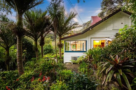 Photo of property in 3 Huia Road, Days Bay, Lower Hutt, 5013
