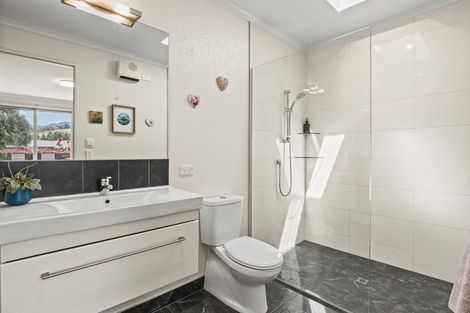 Photo of property in 10 Coburn Place, Lake Hayes, Queenstown, 9304