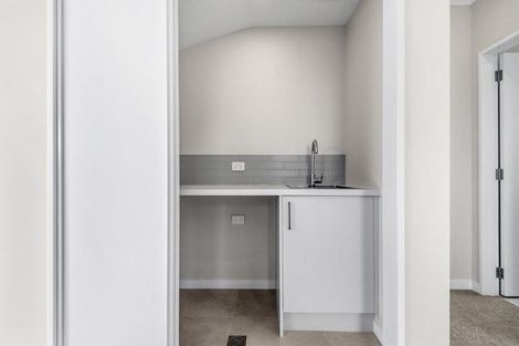 Photo of property in 30 Te Aniwaniwa Terrace, Albany, 0632