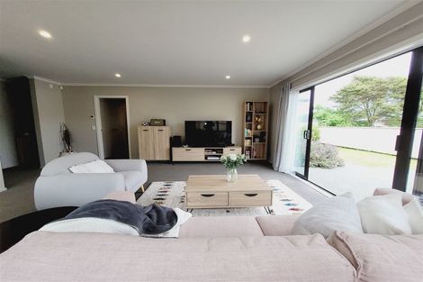 Photo of property in 9 Henrietta Maxwell Grove, Wainuiomata, Lower Hutt, 5014