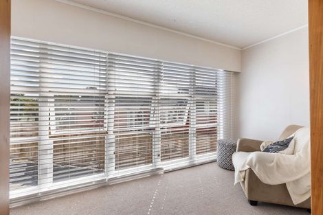 Photo of property in 12 Norfolk Rise, Waiuku, 2123