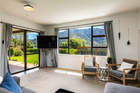 Photo of property in 1058 Queen Charlotte Drive, Linkwater, Picton, 7281