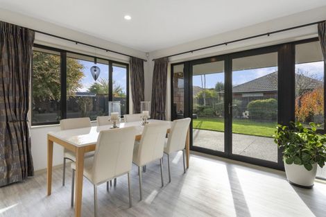 Photo of property in 5 Hideaway Gate, Parklands, Christchurch, 8083