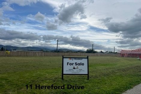 Photo of property in 11 Hereford Drive, Carterton, 5713