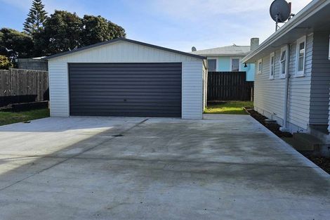 Photo of property in 12 Titoki Street, Castlecliff, Whanganui, 4501