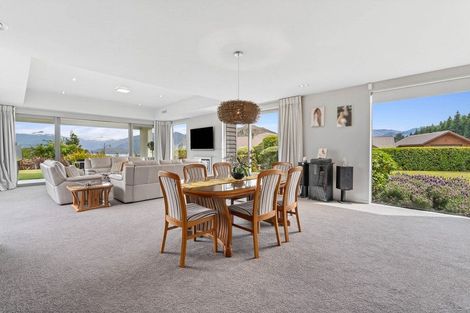 Photo of property in 70 Forest Heights, Wanaka, 9305