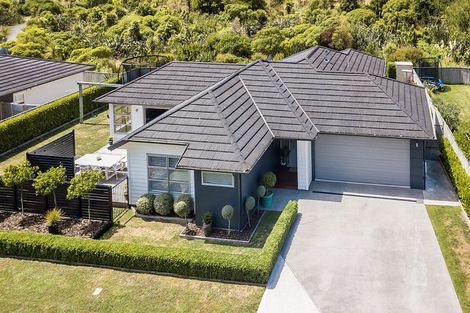 Photo of property in 12 Banks Boulevard, Whitby, Porirua, 5024