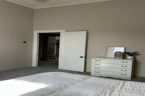 Photo of property in 4 Handley Place, Glen Avon, New Plymouth, 4312