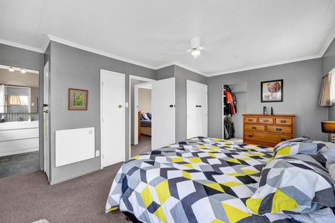 Photo of property in 14 Kowhai Street, Strandon, New Plymouth, 4312