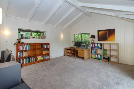 Photo of property in 30 Trelawny Place, Hillcrest, Auckland, 0627