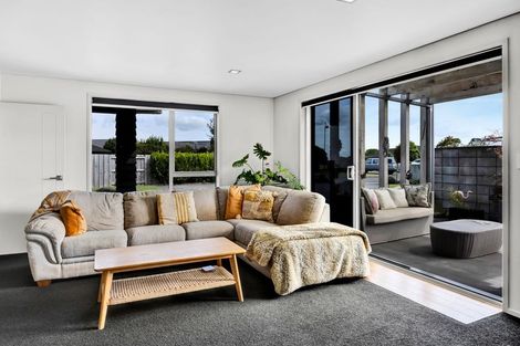 Photo of property in 7 Reremoana Close, Hawera, 4610