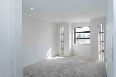 Photo of property in 79a Russell Road, Manurewa, Auckland, 2102