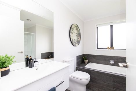 Photo of property in 5 Costello Drive, Ngatea, 3503