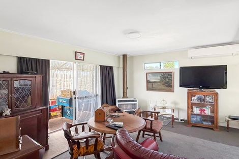 Photo of property in 1 Otanga Street, Dannevirke, 4930