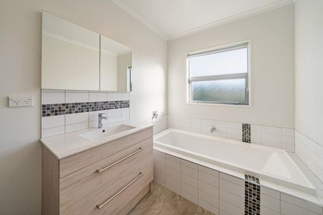 Photo of property in 6 Bluejacket Place, Whitby, Porirua, 5024