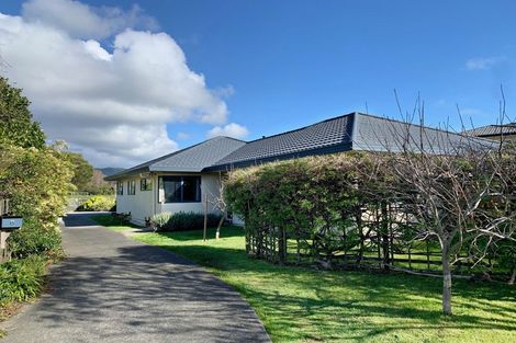 Photo of property in 8 Leigh Place, Paraparaumu Beach, Paraparaumu, 5032
