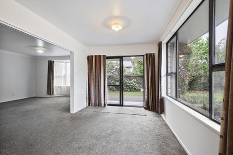 Photo of property in 2/181 Wairakei Road, Bryndwr, Christchurch, 8053