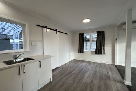 Photo of property in 55 Carrington Street, Lower Vogeltown, New Plymouth, 4310