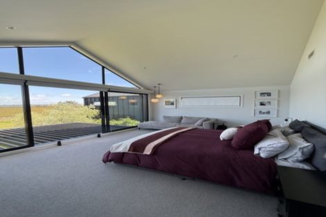 Photo of property in 31 Oakpark Place, West Harbour, Auckland, 0618